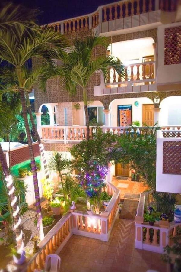 Hotel Francis Arlene Adults Only อิสลามูเฮเรส ภายนอก รูปภาพ